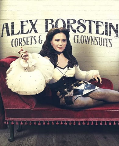 عرض Alex Borstein Corsets and Clown Suits 2023 مترجم اونلاين